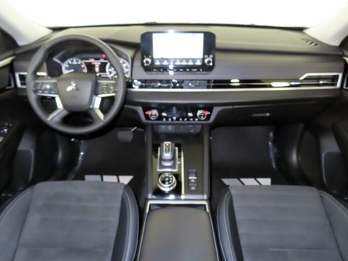 Used 2024 Mitsubishi Outlander SE image 55