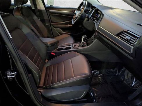 Used 2024 Volkswagen Jetta SE image 18