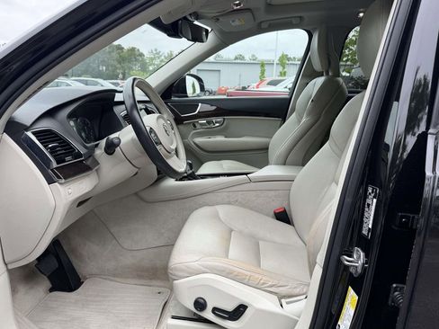 Used 2016 Volvo XC90 T6 Momentum w/ Momentum Plus Package AWD/4WD image 5