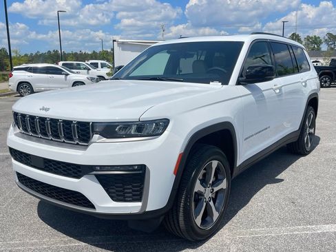 Used 2026 Jeep Grand Cherokee L Limited w/ Trailer Tow Package RWD image 1