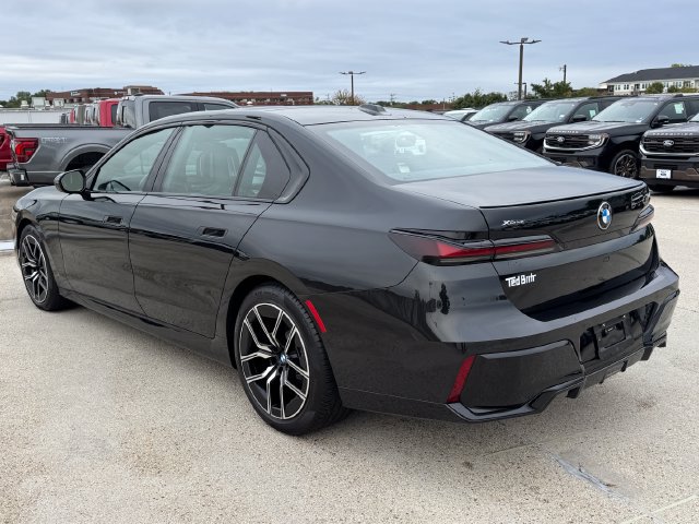 Used 2026 BMW 740i xDrive AWD/4WD image 7