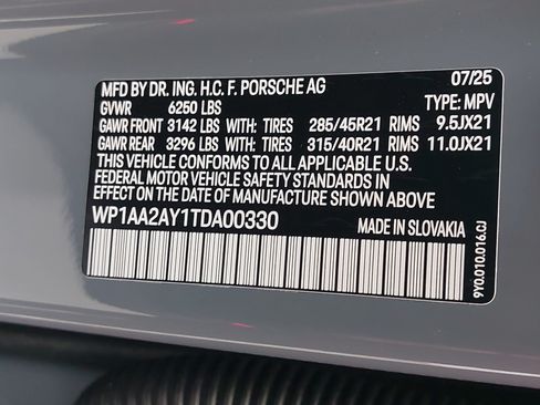 Certified 2026 Porsche Cayenne AWD/4WD image 38
