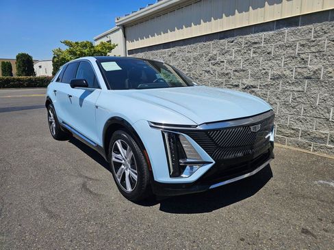 Used 2024 Cadillac Lyriq Tech w/ Driver Assist Package AWD/4WD image 10
