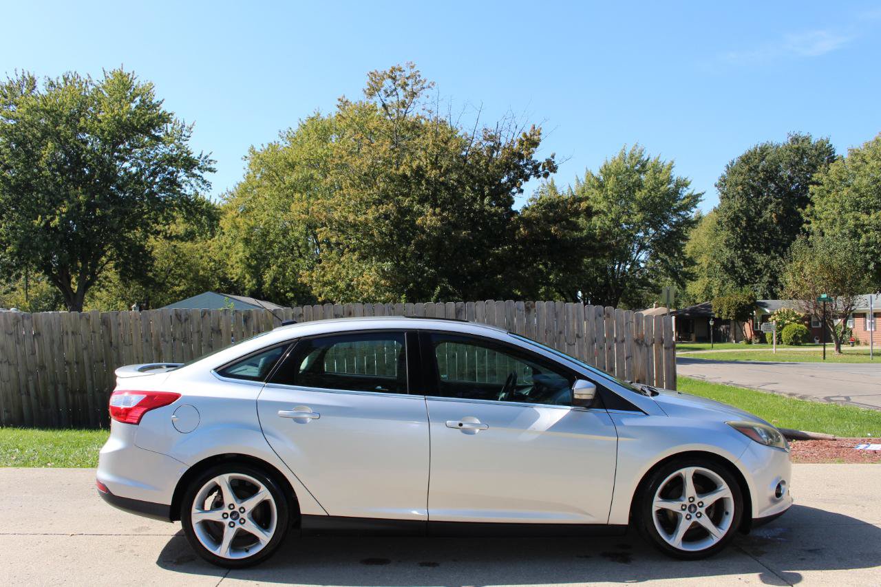 Used 2014 Ford Focus Titanium FWD image 11