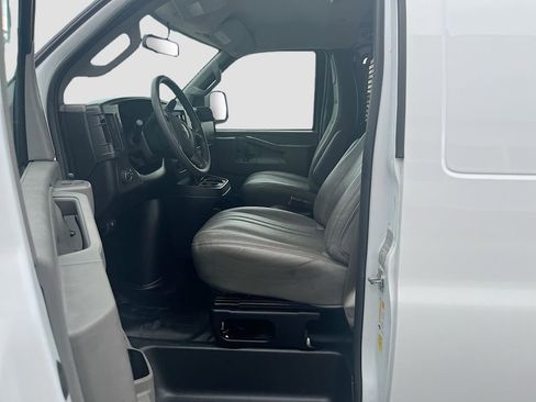 Used 2025 GMC Savana 3500 w/ Driver Convenience Package RWD image 18