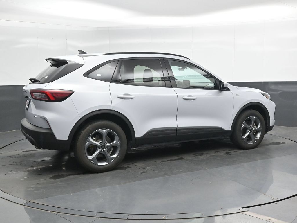 Used 2025 Ford Escape ST-Line Select AWD/4WD image 3