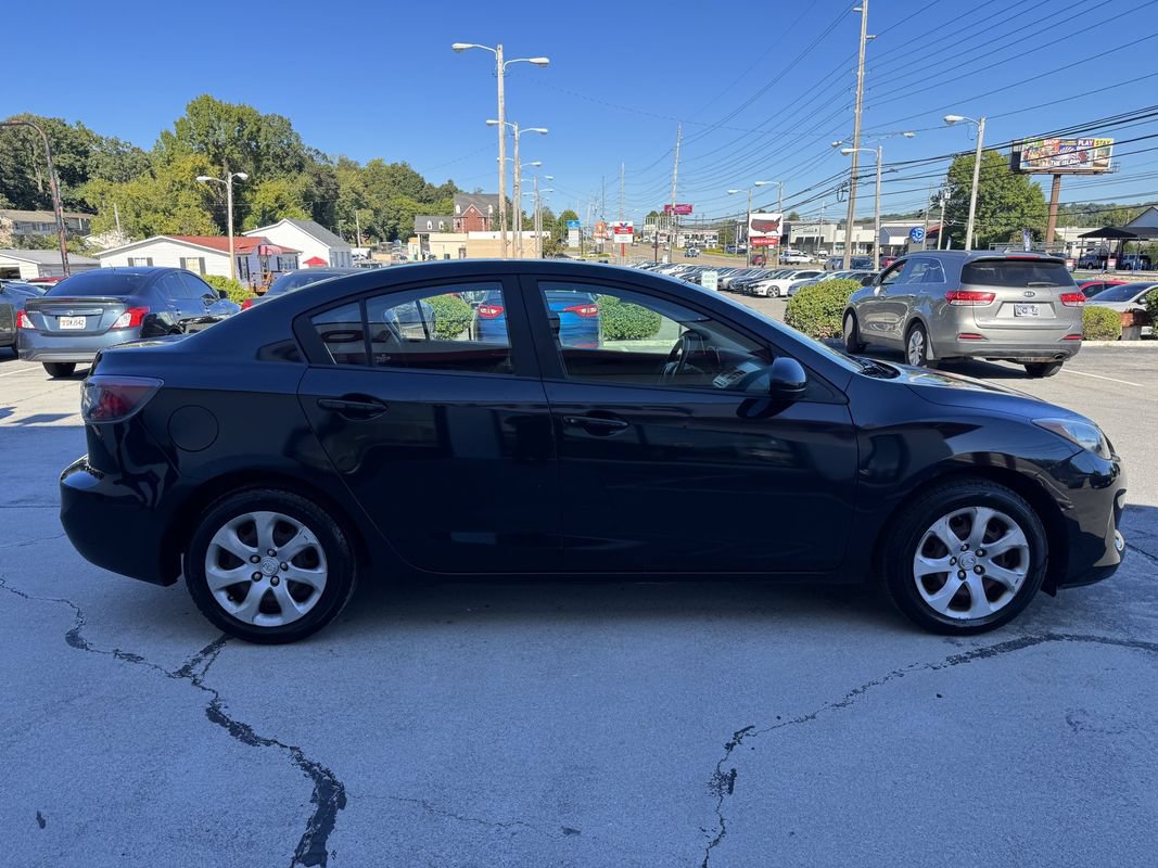 Used 2013 MAZDA MAZDA3 i SV FWD image 7