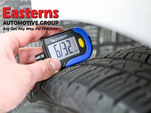 Used 2022 Toyota Prius LE image 25