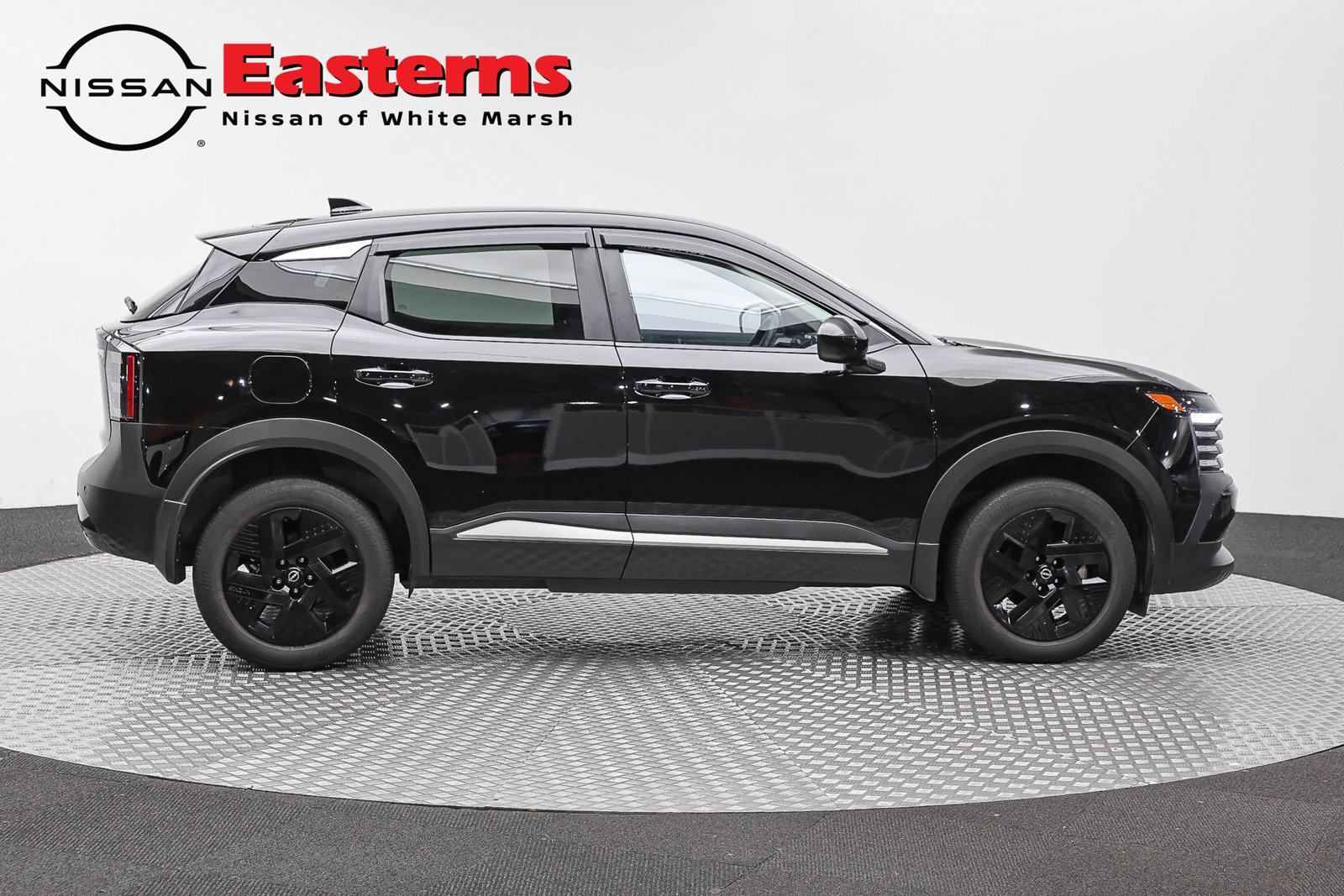 Used 2025 Nissan Kicks SV FWD image 4
