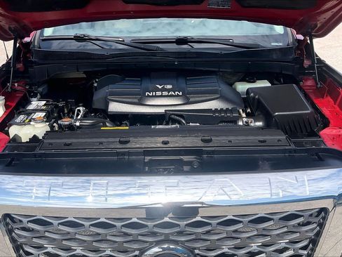 Used 2018 Nissan Titan SV w/ SV Convenience Package RWD image 28