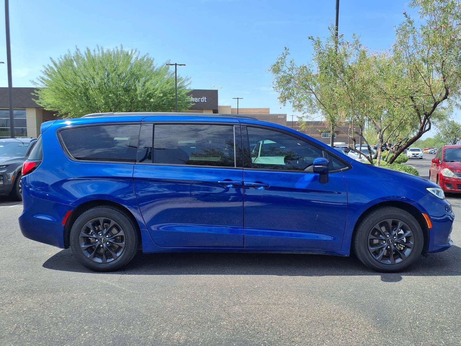 Used 2021 Chrysler Pacifica Touring w/ S Appearance Package FWD image 7