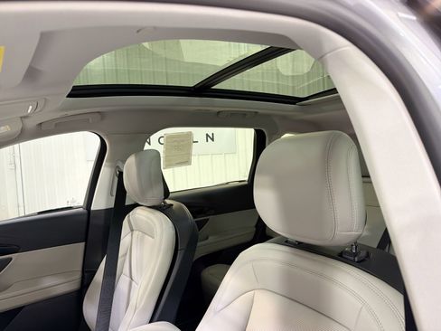 New 2026 Lincoln Nautilus Premier image 24