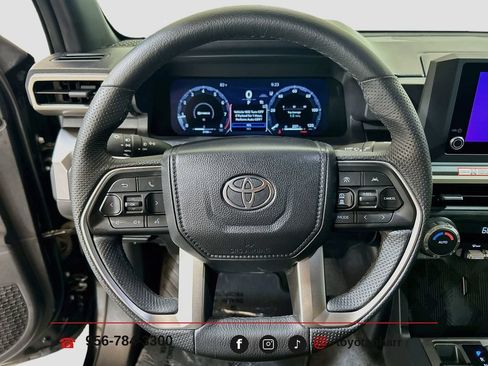 Used 2025 Toyota Tacoma TRD Off-Road AWD/4WD image 10