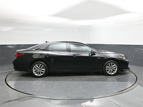 Used 2021 Toyota Avalon XLE w/ Carpet Mat Package (TMS) image 26