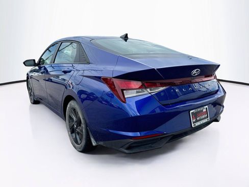 Used 2023 Hyundai Elantra SEL w/ Winter Weather Package FWD image 2
