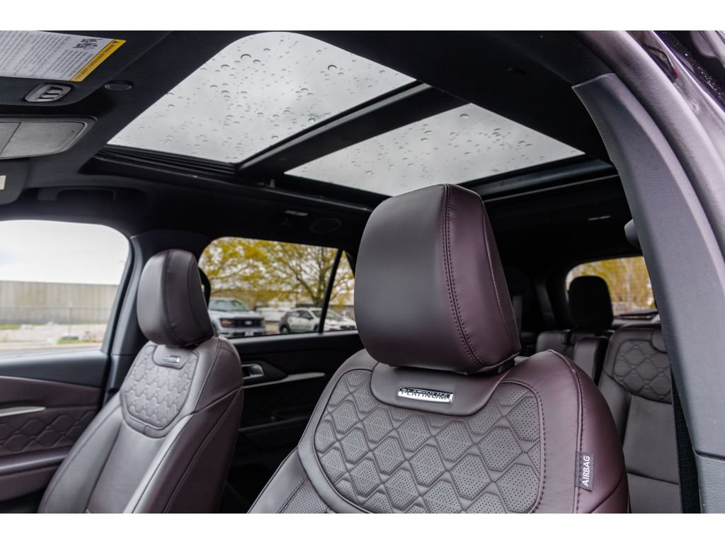 Used 2025 Ford Explorer Platinum w/ LUX Leather Package AWD/4WD image 17