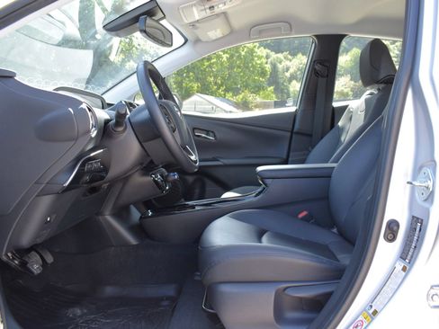 Used 2021 Toyota Prius XLE AWD/4WD image 10