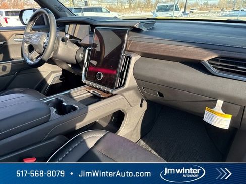 Used 2025 GMC Acadia Denali image 15