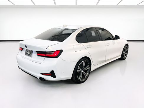 Used 2022 BMW 330i Sedan w/ Convenience Package RWD image 4