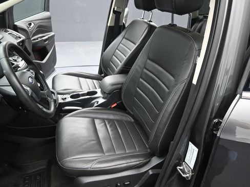 Used 2015 Ford Escape Titanium w/ Equipment Group 301A AWD/4WD image 14