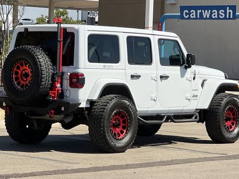 Used 2018 Jeep Wrangler Unlimited Sahara AWD/4WD image 5