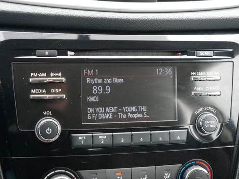 Used 2016 Nissan Rogue S image 22