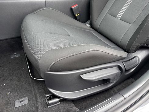 New 2026 Hyundai Elantra SE FWD image 11