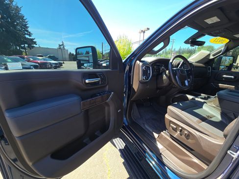 Used 2021 GMC Sierra 2500 Denali w/ Denali Ultimate Package AWD/4WD image 20