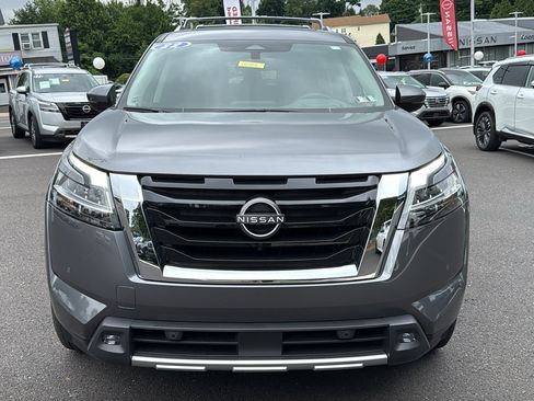 Certified 2022 Nissan Pathfinder Platinum w/ Cargo Package AWD/4WD image 2
