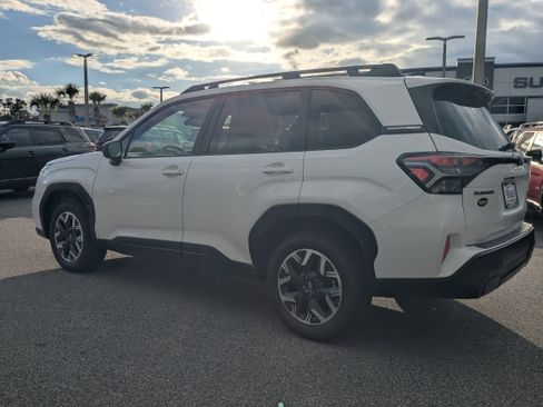 Used 2026 Subaru Forester Premium AWD/4WD image 6