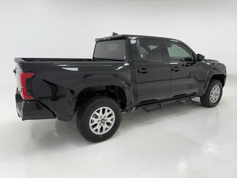 Used 2025 Toyota Tacoma SR5 image 41