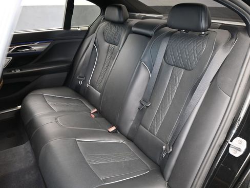 Used 2016 BMW 750i xDrive image 44