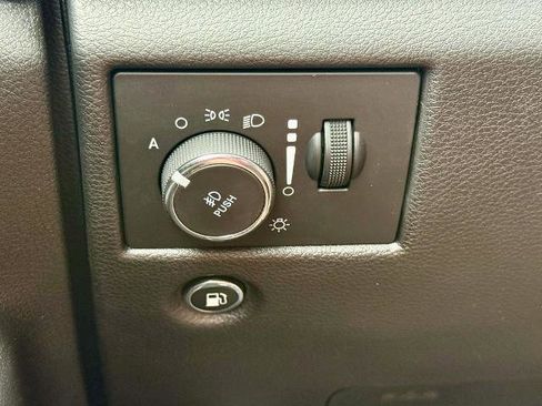 Used 2019 Jeep Grand Cherokee Altitude AWD/4WD image 28