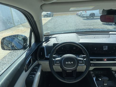 Used 2025 Kia Sorento S w/ Panoramic Sunroof Package image 11
