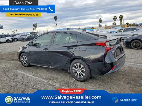 Used 2019 Toyota Prius LE w/ Carpet Mat Package image 3