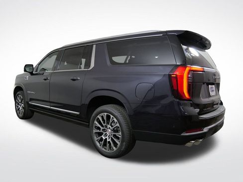 New 2026 GMC Yukon XL Denali w/ Denali Reserve Package AWD/4WD image 5