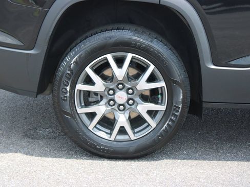 Used 2023 GMC Acadia SLE FWD image 13