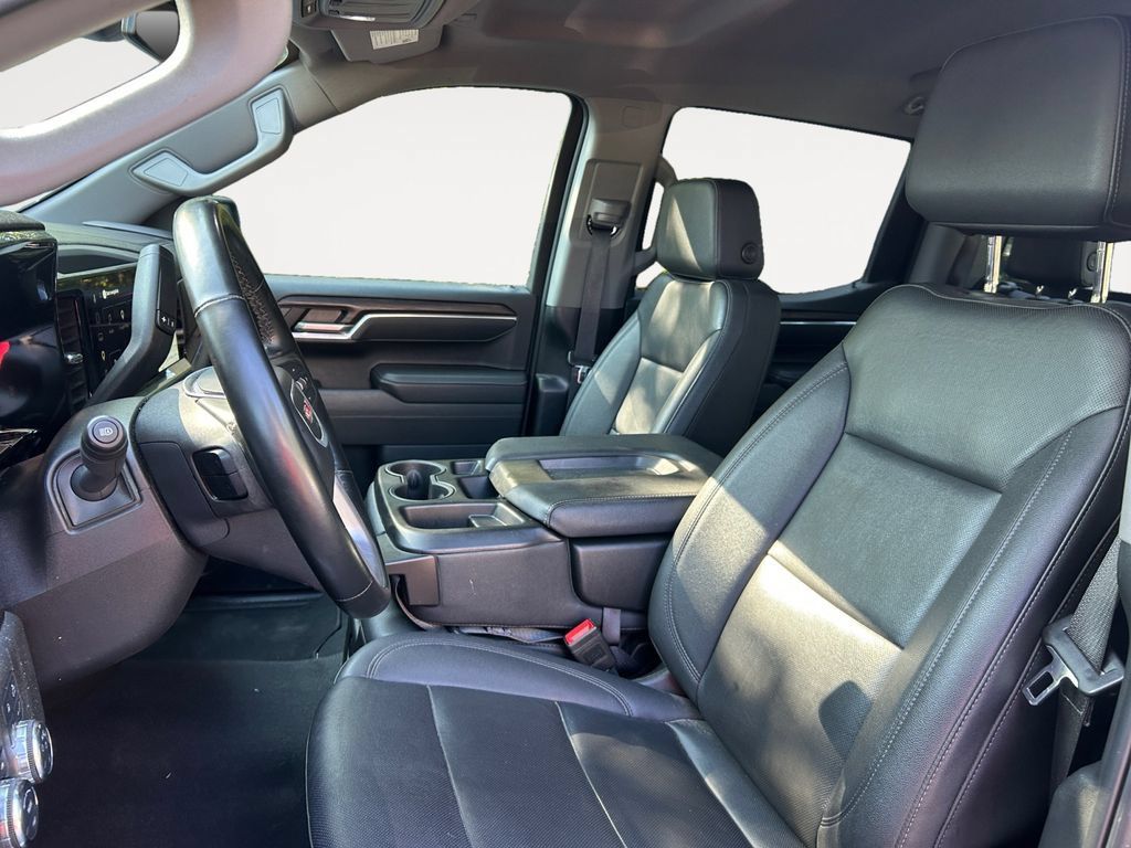 Used 2025 GMC Sierra 1500 SLT AWD/4WD image 9