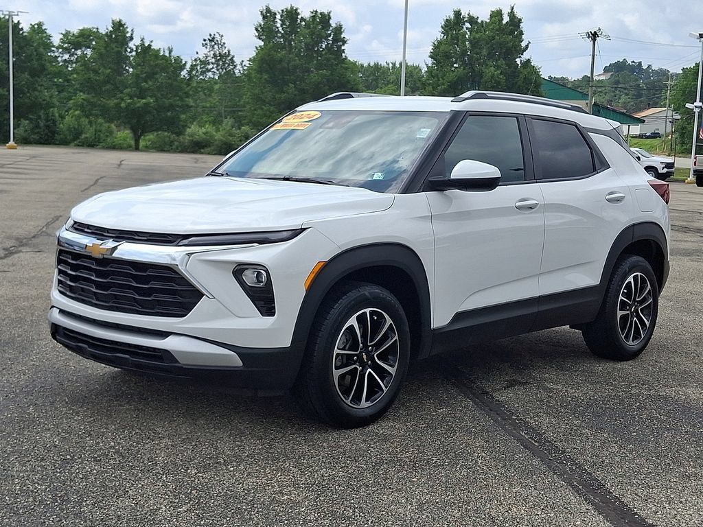 Used 2024 Chevrolet TrailBlazer LT AWD/4WD image 4