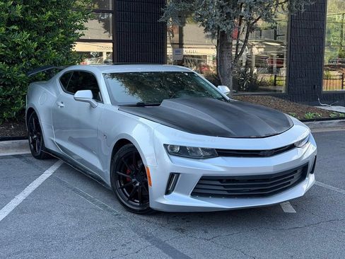 Used 2018 Chevrolet Camaro LT RWD image 7