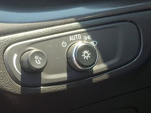 Used 2022 Buick Encore Preferred w/ Safety Package AWD/4WD image 24