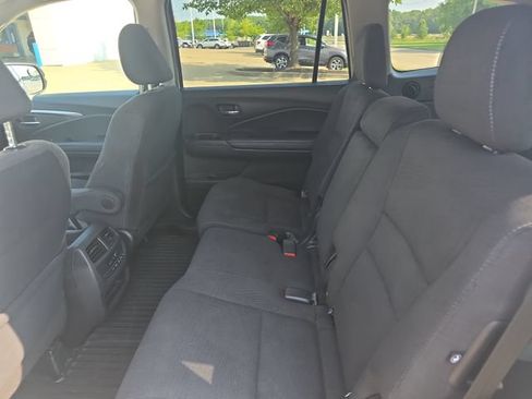 Used 2017 Honda Pilot EX image 19