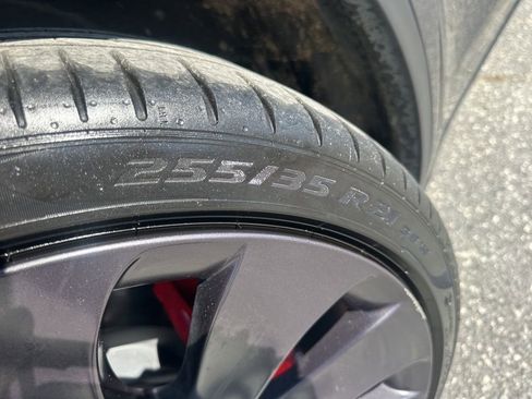 Used 2021 Tesla Model Y Performance image 34