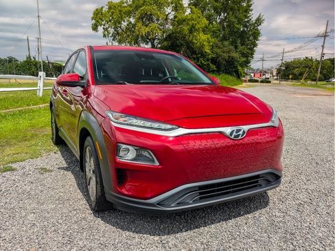 Used 2021 Hyundai Kona Limited FWD image 3