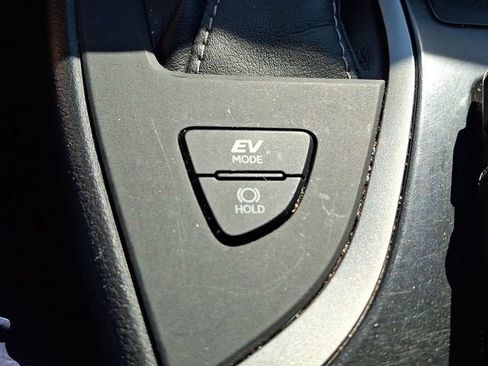 Used 2019 Lexus UX 250h w/ Premium Package AWD/4WD image 35