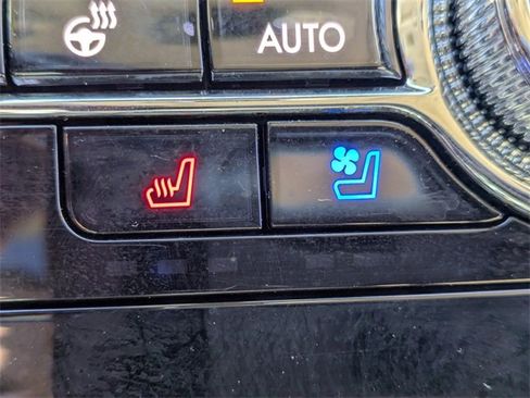 Used 2022 Lincoln Corsair Reserve w/ Equipment Group 201A image 25