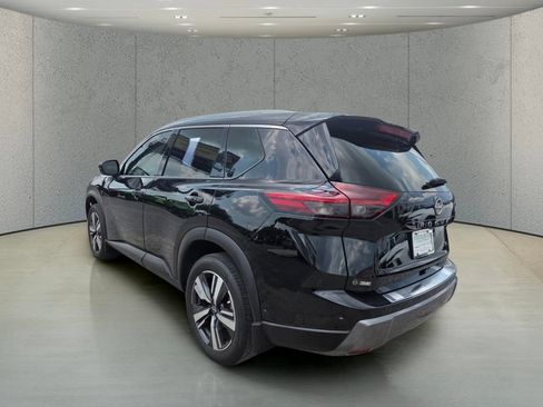 Used 2024 Nissan Rogue SL w/ SL Premium Package FWD image 3