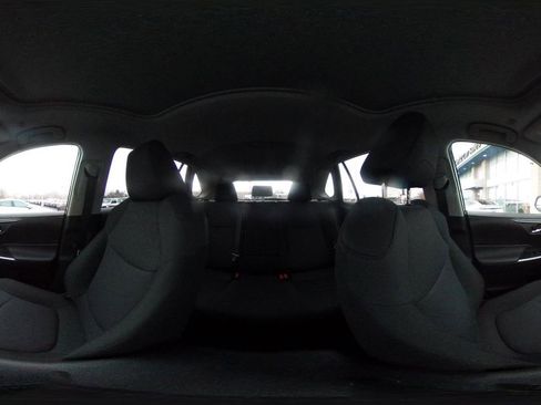 Used 2025 Toyota RAV4 XLE image 42