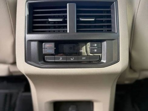Used 2022 Volkswagen Atlas SE FWD image 16