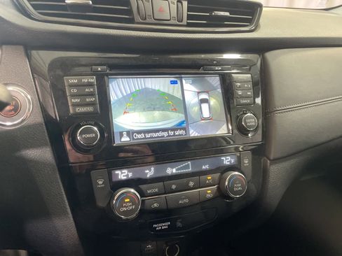 Used 2017 Nissan Rogue SL w/ SL Premium Package image 29